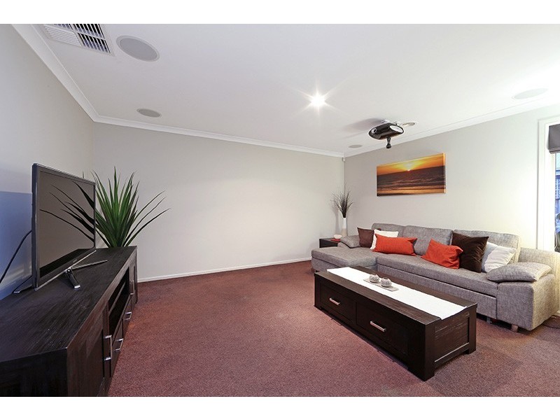 19 Paringa Drive, Ferntree Gully VIC 3156