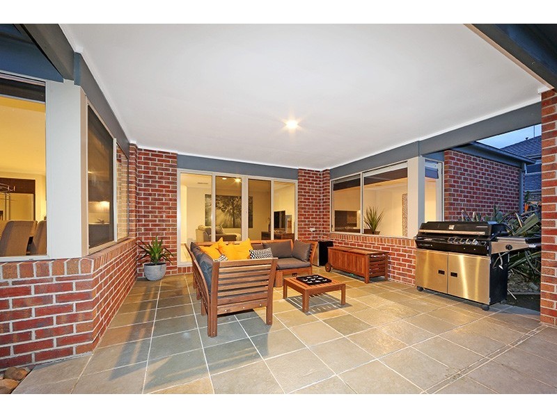 19 Paringa Drive, Ferntree Gully VIC 3156