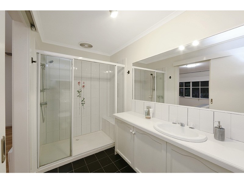 27 Bridgewater Way, Rowville VIC 3178