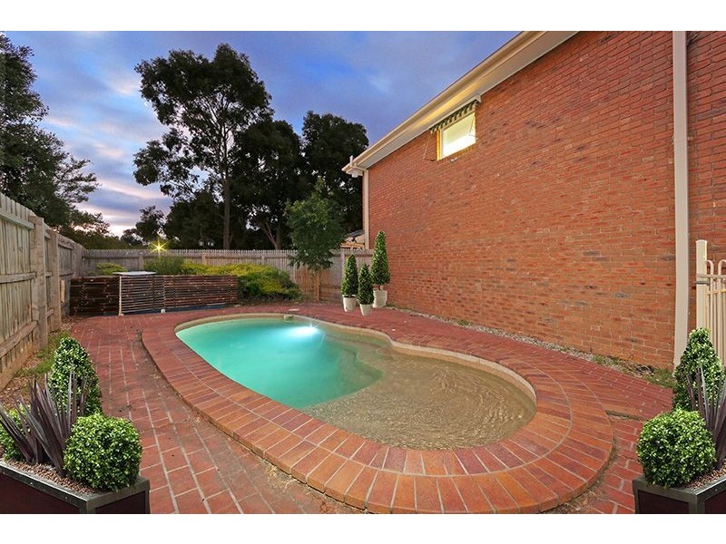 27 Bridgewater Way, Rowville VIC 3178