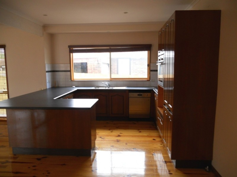 72 Dandelion Drive, Rowville VIC 3178