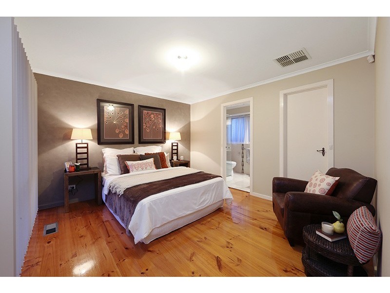 9 Saunders Close, Lysterfield VIC 3156