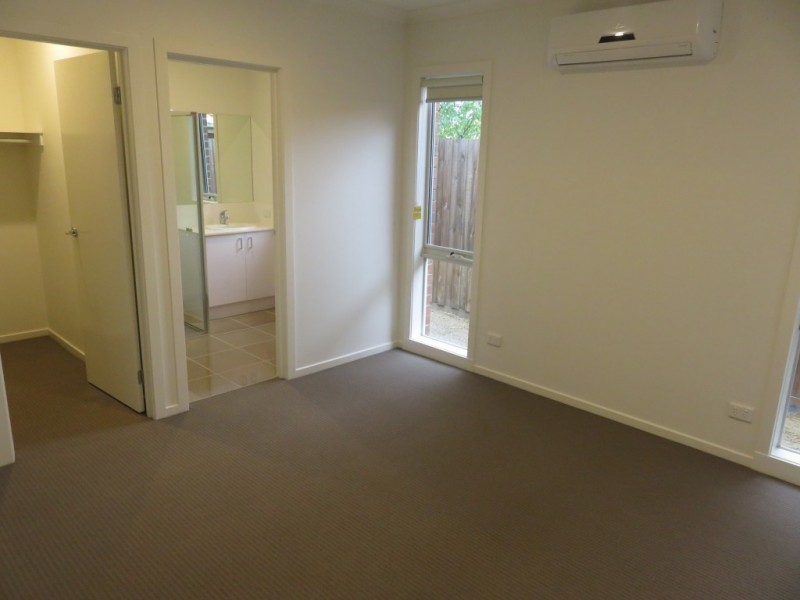 1/9 Georgia Court, Ferntree Gully VIC 3156