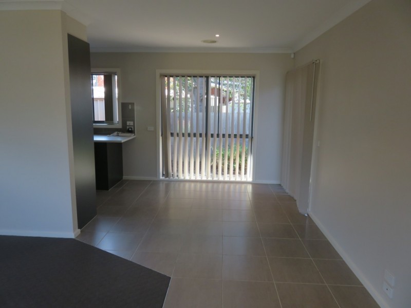 2/49 Bridgewater Way, Rowville VIC 3178