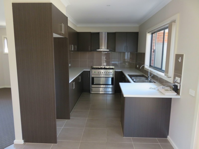 2/49 Bridgewater Way, Rowville VIC 3178
