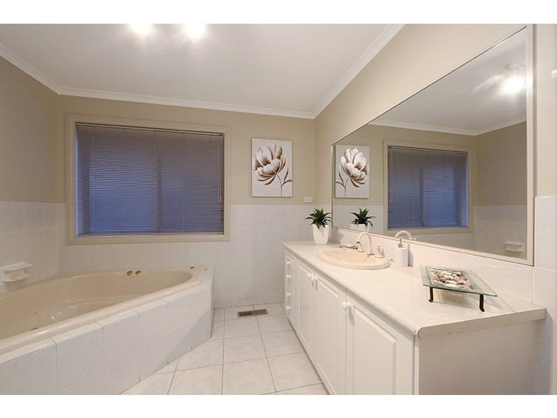 31 Allamanda Boulevard, Lysterfield VIC 3156