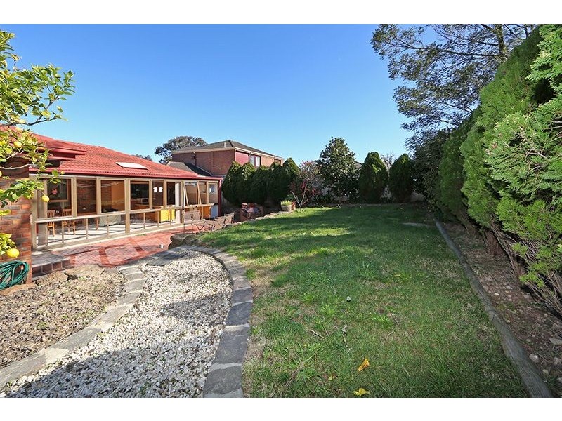 6 Lakeside Boulevard, Rowville VIC 3178