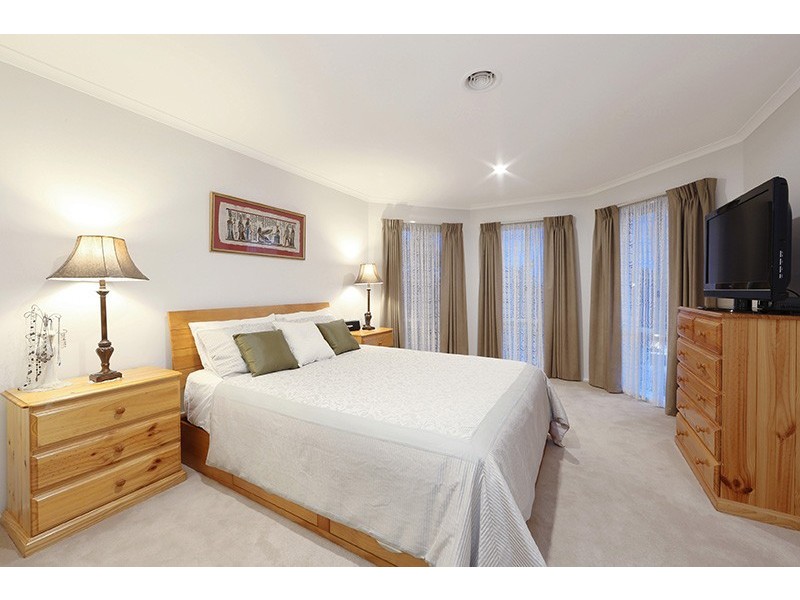 19 Adam Cl, Rowville VIC 3178