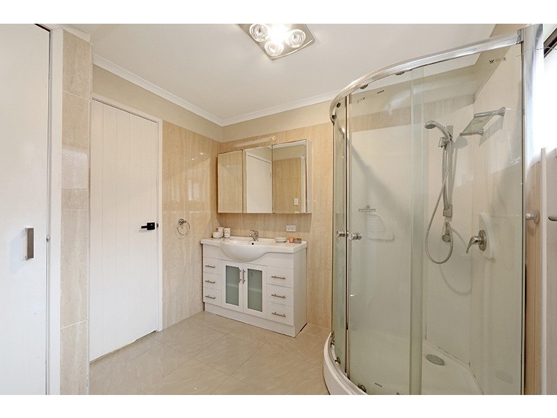 12 Erskine Dve, Rowville VIC 3178