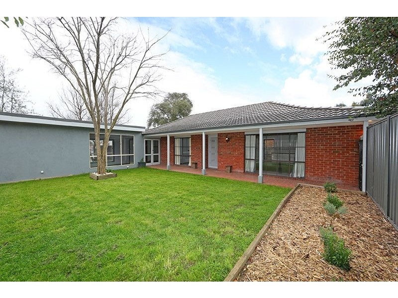 12 Erskine Dve, Rowville VIC 3178