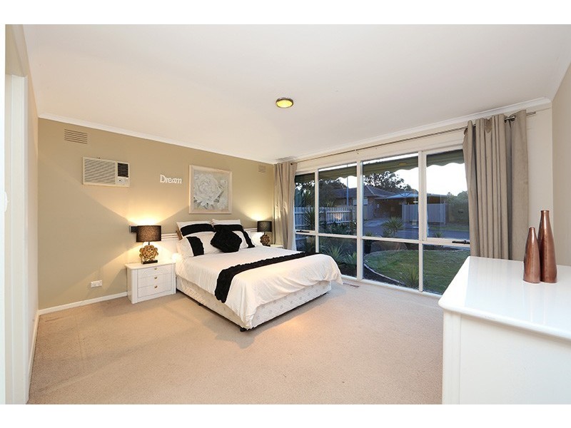 42 Bexsarm Crescent, Rowville VIC 3178