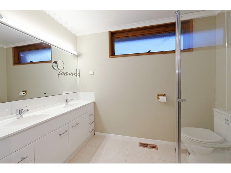 42 Bexsarm Crescent, Rowville VIC 3178