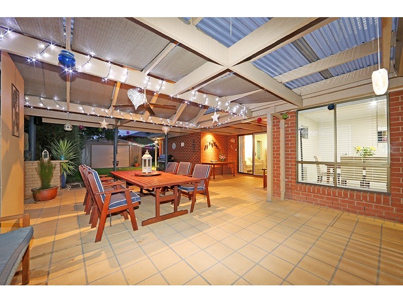 11 St John Place, Rowville VIC 3178