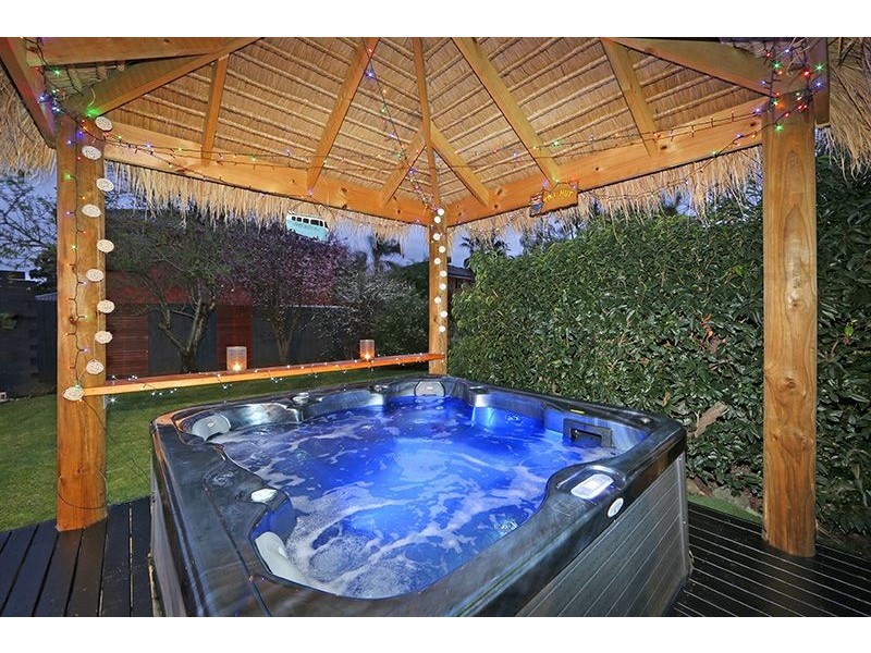 11 St John Place, Rowville VIC 3178