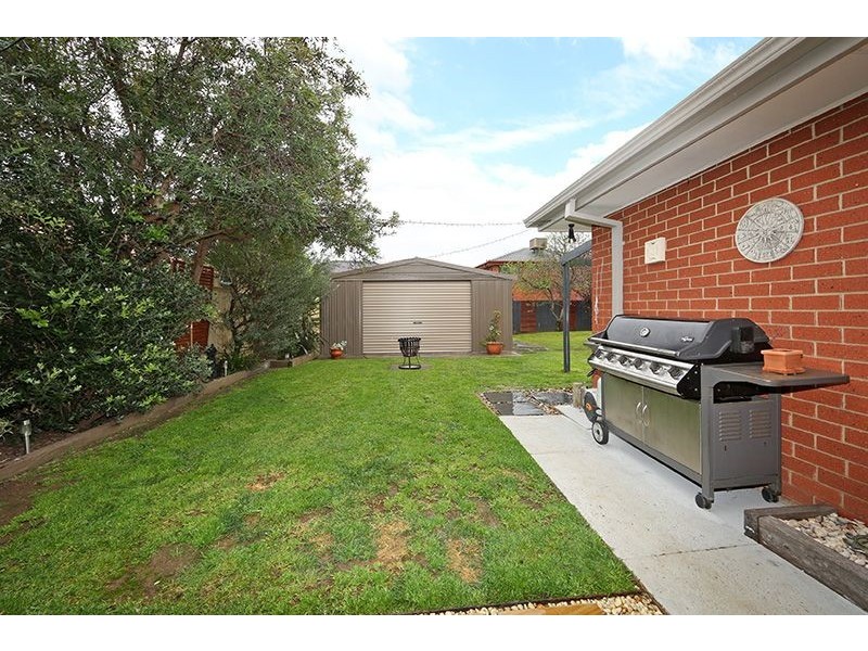 11 St John Place, Rowville VIC 3178