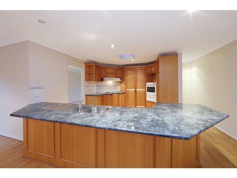 17 Waradgery Drive, Rowville VIC 3178