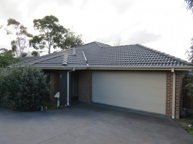 2/4 Third Avenue, Rowville VIC 3178