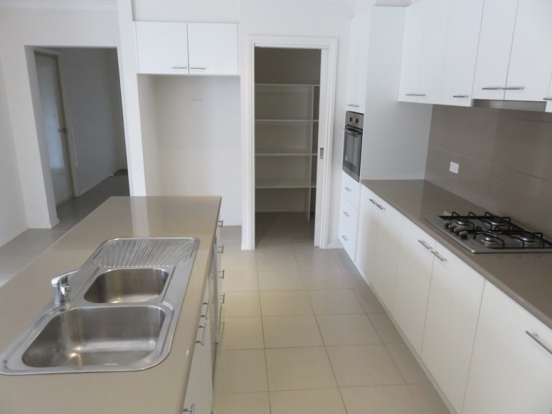 2/4 Third Avenue, Rowville VIC 3178