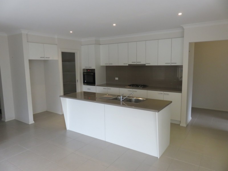 2/4 Third Avenue, Rowville VIC 3178