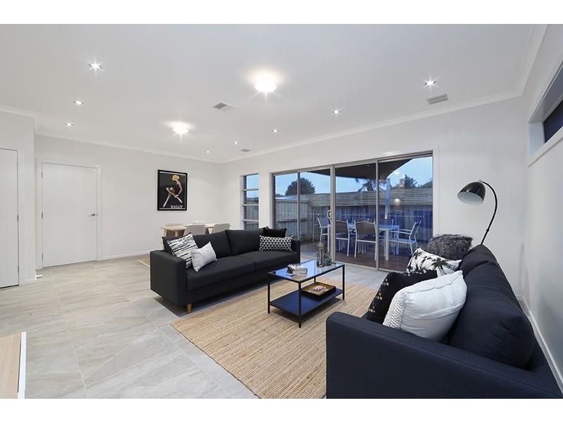 2/273 Dandelion Drive, Rowville VIC 3178