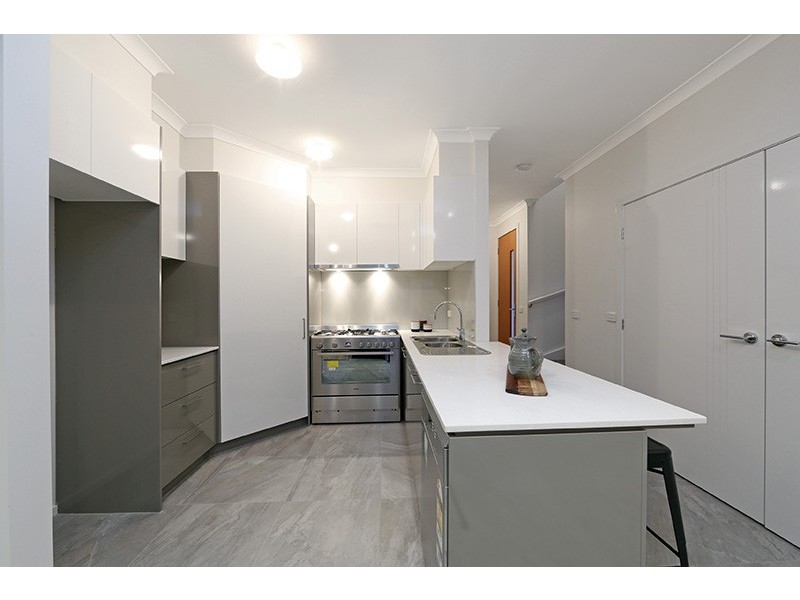 2/273 Dandelion Drive, Rowville VIC 3178