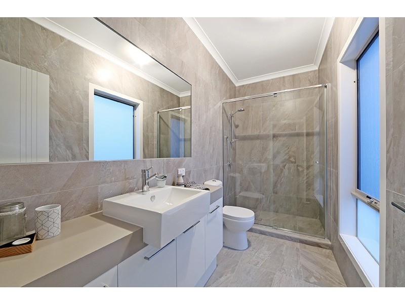 2/273 Dandelion Drive, Rowville VIC 3178