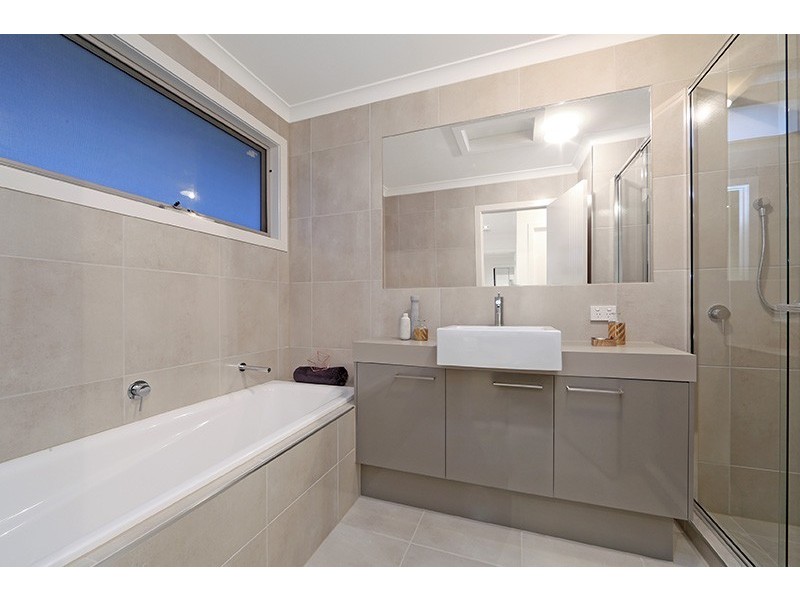 2/273 Dandelion Drive, Rowville VIC 3178