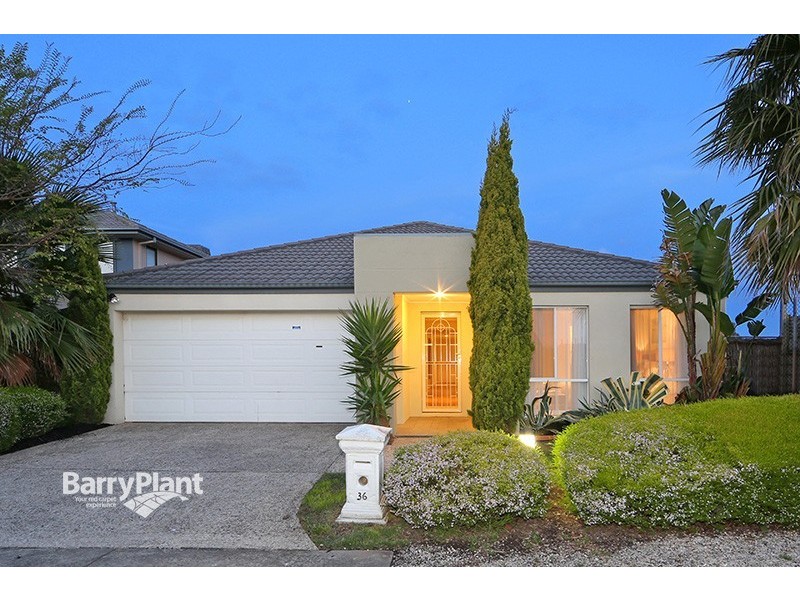 36 Sovereign Manors Crescent, Rowville VIC 3178