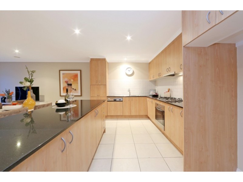 36 Sovereign Manors Crescent, Rowville VIC 3178