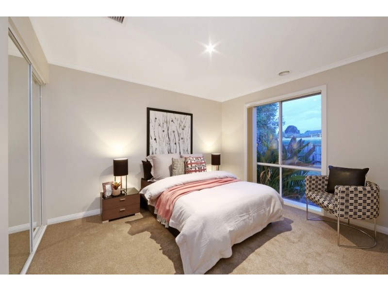 36 Sovereign Manors Crescent, Rowville VIC 3178