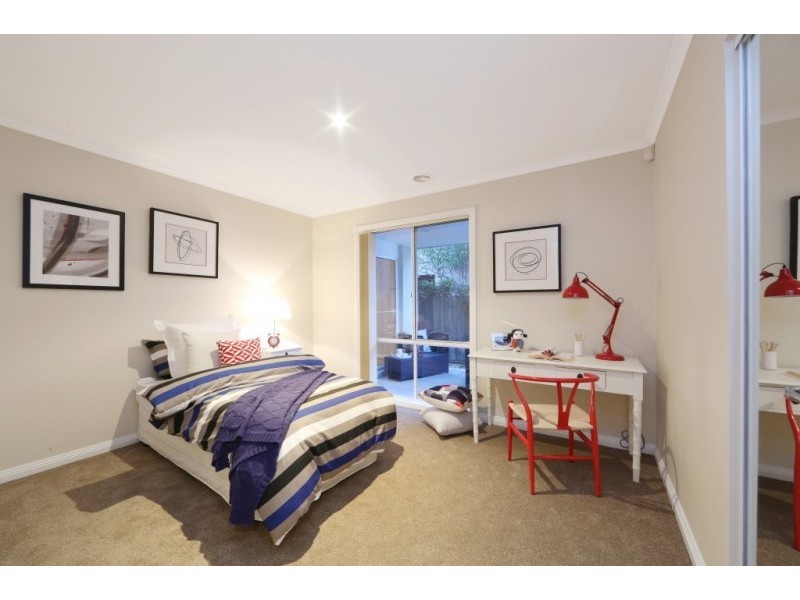 36 Sovereign Manors Crescent, Rowville VIC 3178