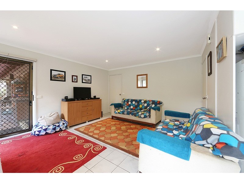 6 Bridgewater Way, Rowville VIC 3178