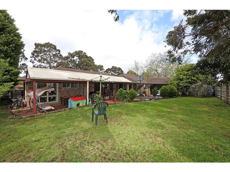 6 Bridgewater Way, Rowville VIC 3178