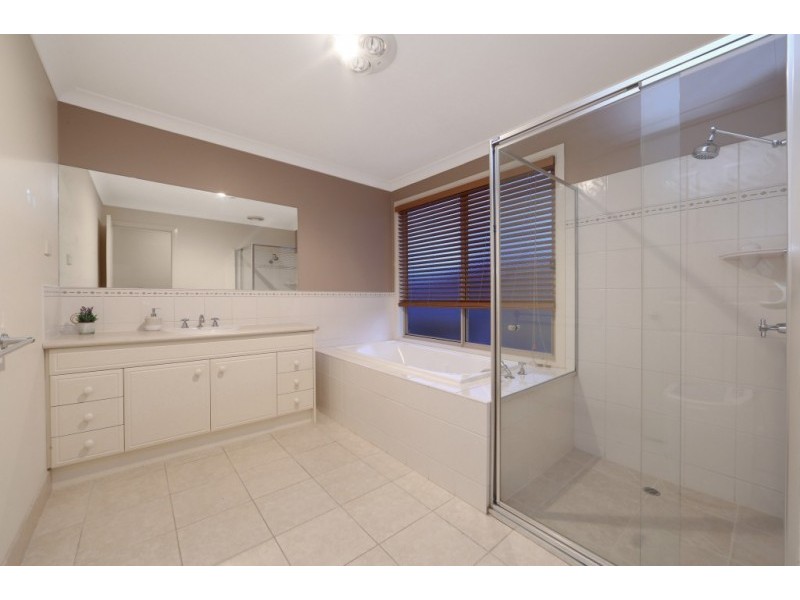 15 Jubilee Drive, Rowville VIC 3178