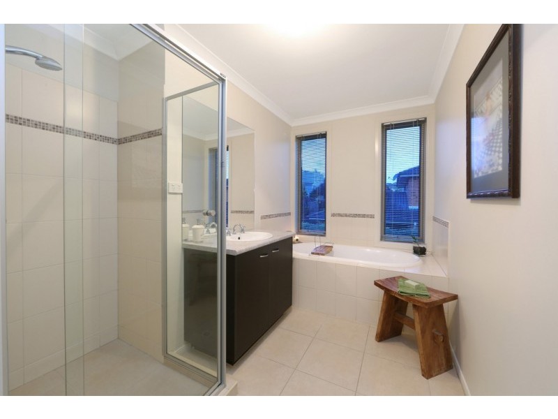 4 Park Valley Way, Lysterfield VIC 3156