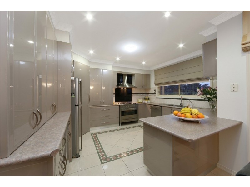 11 Harry Nance Close, Lysterfield VIC 3156