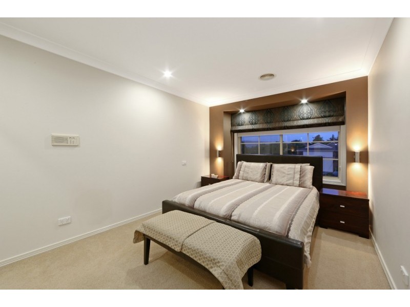 11 Harry Nance Close, Lysterfield VIC 3156