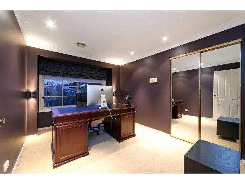 11 Harry Nance Close, Lysterfield VIC 3156