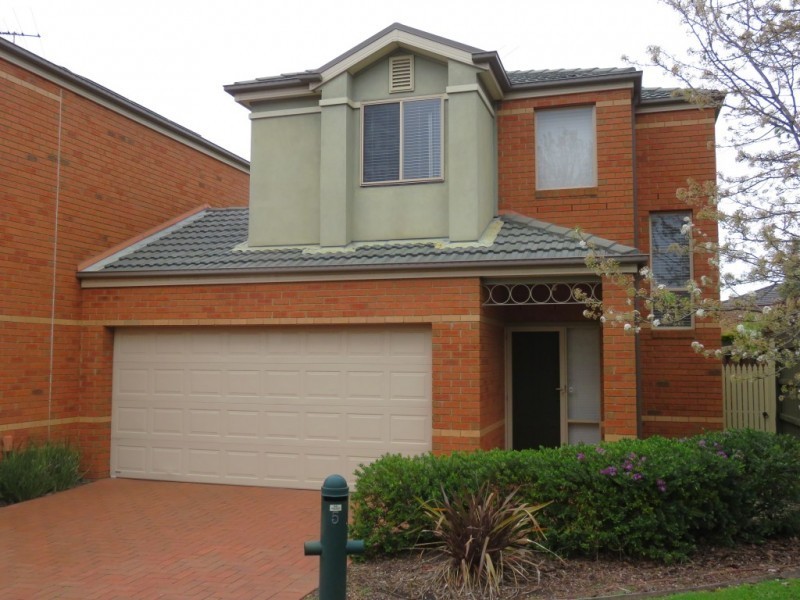 5 Tuncurry Court, Ferntree Gully VIC 3156