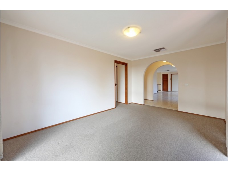 25 Valleyview Drive, Rowville VIC 3178