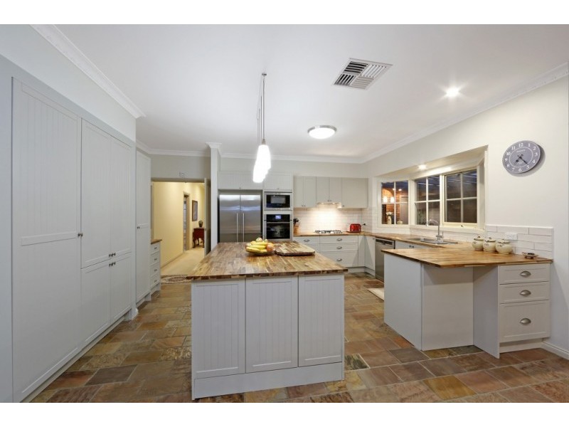 77 Turramurra Drive, Rowville VIC 3178