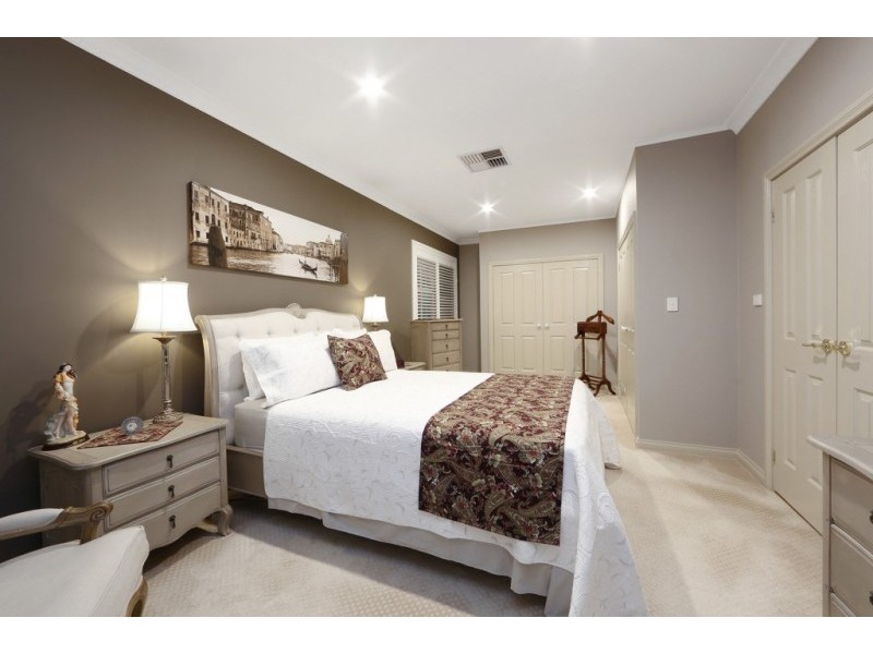 77 Turramurra Drive, Rowville VIC 3178