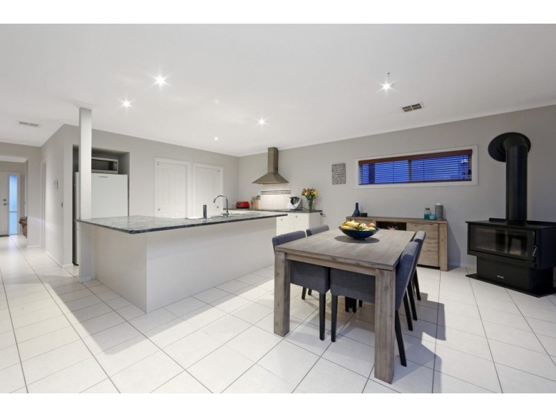 20 Koolamara Boulevard, Ferntree Gully VIC 3156