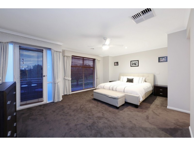 20 Koolamara Boulevard, Ferntree Gully VIC 3156