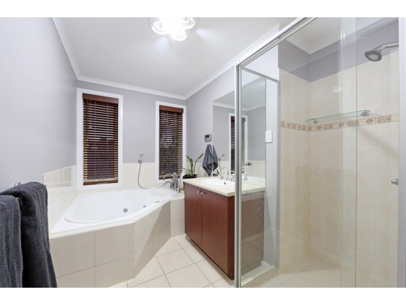 20 Koolamara Boulevard, Ferntree Gully VIC 3156