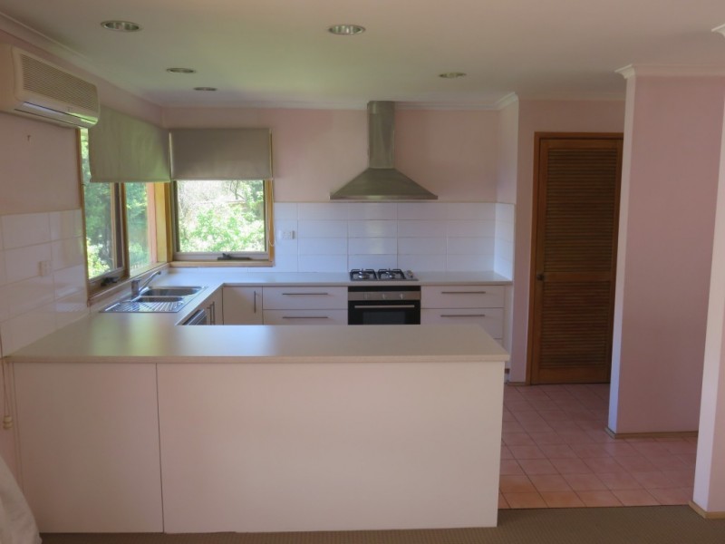 13 Bellfield Drive, Lysterfield VIC 3156