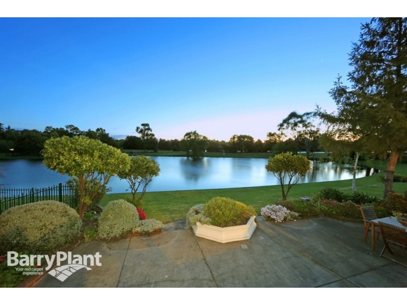 25 Lakeside Boulevard, Rowville VIC 3178
