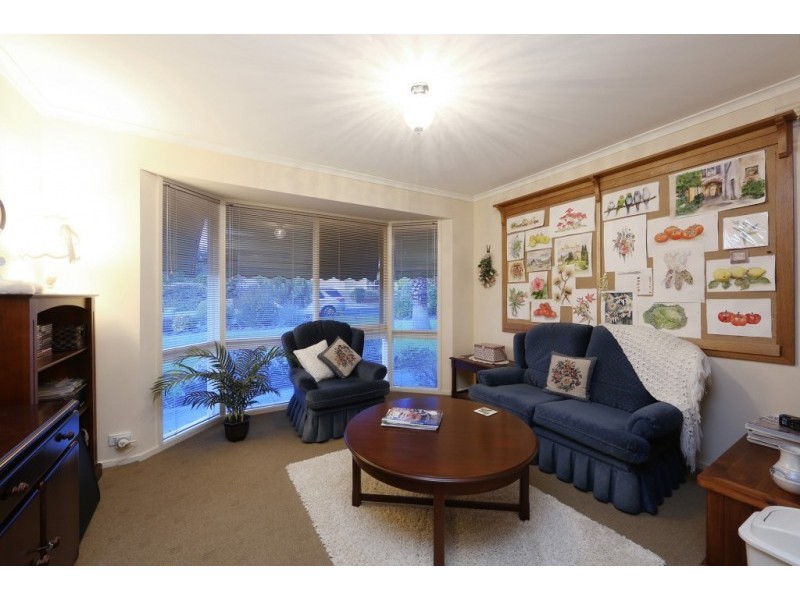 25 Lakeside Boulevard, Rowville VIC 3178