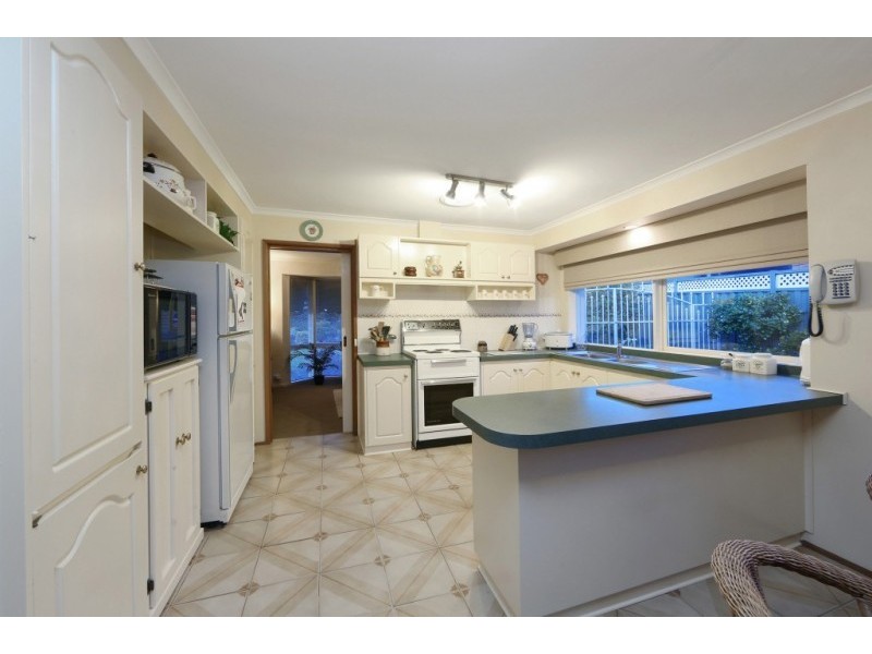 25 Lakeside Boulevard, Rowville VIC 3178