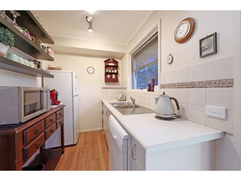 25 Lakeside Boulevard, Rowville VIC 3178